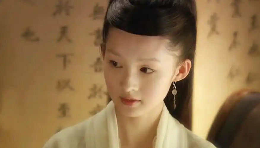 大美女李沁版的薛宝钗应是最漂亮的