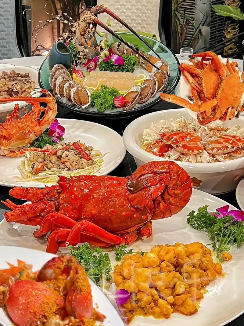 沪华海鲜大酒楼也上抖音团购了!家庭聚餐,朋友聚餐,海鲜吃到爽 - 抖音
