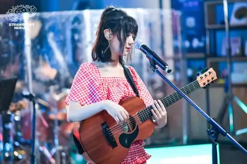 谢春花夏至晚餐线上专场惊喜开唱用音乐点燃这个夏天