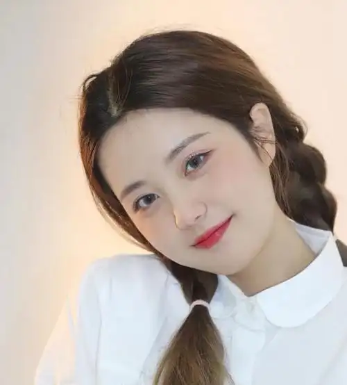 女生脸上有这些特点是真正的初恋脸女生颜值高还很讨喜