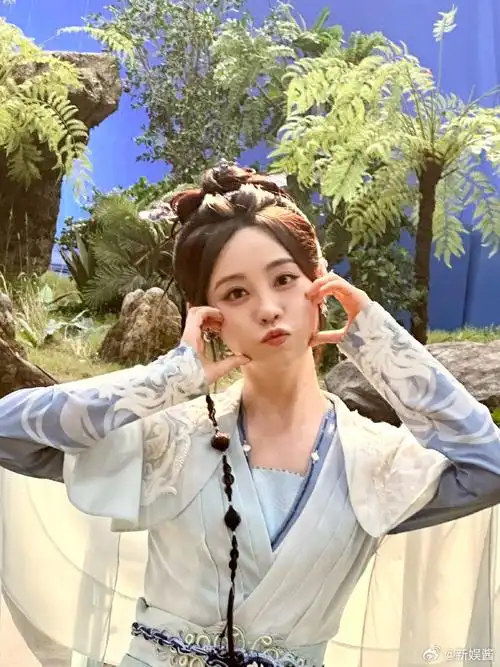 祝绪丹 闫妮赛道嫡长女