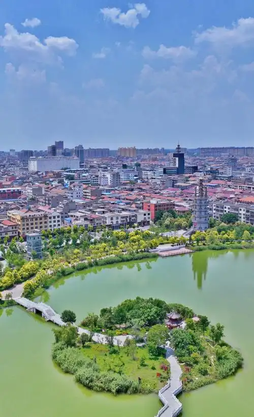 鹿邑风光天蓝云白绿树古迹映衬老子故里夏季风光