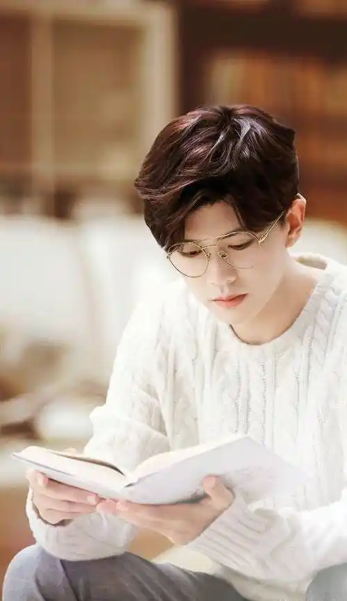 原创任嘉伦我不是羞萌嘉人你就是羞萌本萌