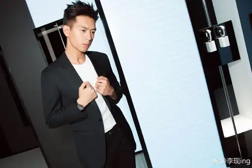 有一种男朋友叫穿西装的李现!