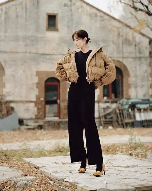 刘敏涛最新杂志大片6套造型3个穿搭要点完美演绎如何穿得优雅知性