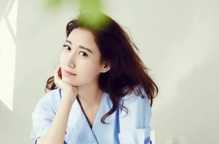 回顾演员高露:长得漂亮戏也好,为人低调不争不抢,追求简单生活