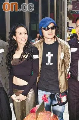 冯德伦开腔护前女友放下莫文蔚含泪葬爱组图