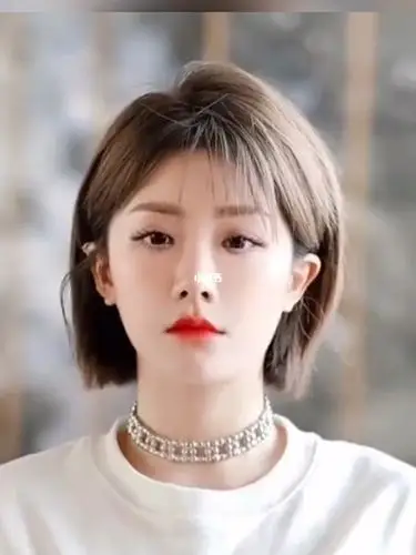 上海3am染发烫发接发美感设计: 2021女生短发初恋头97_发型_初恋头