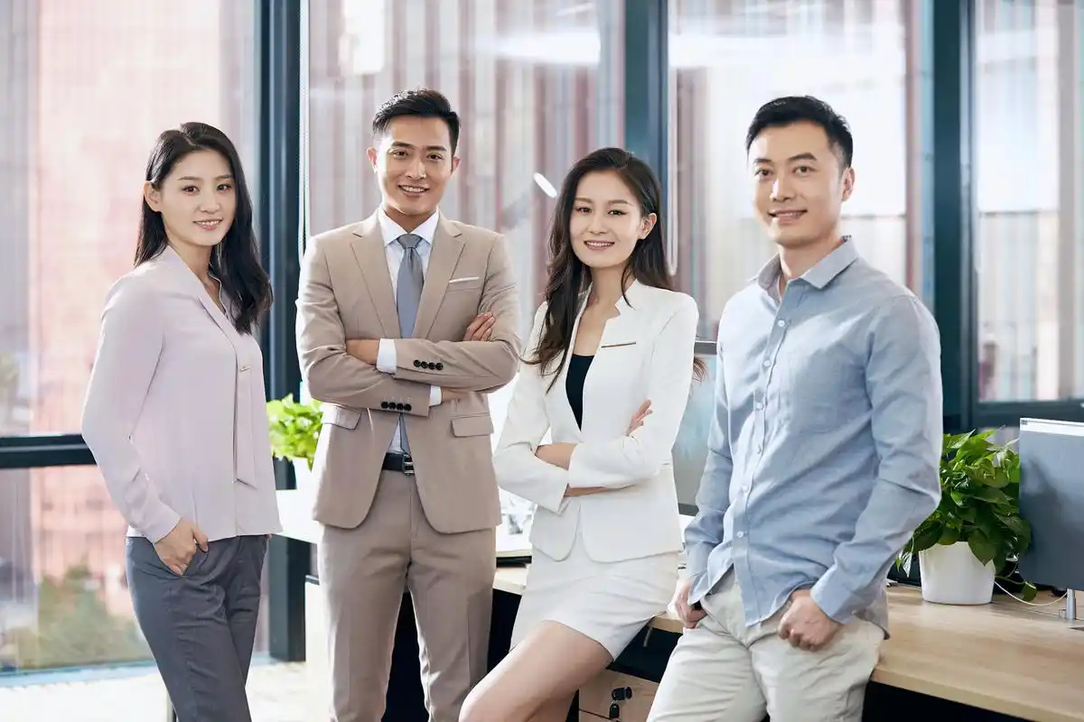 重视职业形象:职业形象是职场人的重要资本,它可以影响到个人在职场