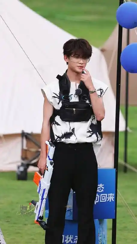 黄明昊超话一个可爱合集07@jjjustin0219#黄明昊全力以赴的行动派