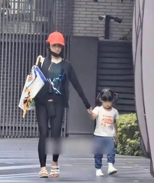 9月23日,林依晨女儿首度曝光!|甜蜜|怀孕_网易订阅