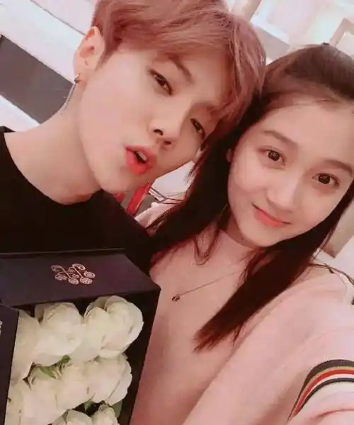 一问一答 | 鹿晗关晓彤,屈楚萧,杨洋,蔡徐坤,宋祖儿,白粥女星和板正