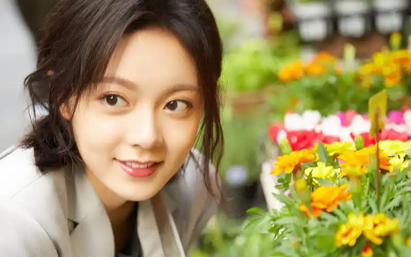 赵今麦男友风酷飒高清桌面壁纸