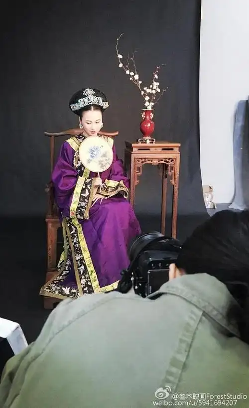 甄嬛传作者流潋紫竟变得如此漂亮了感觉像换了个人