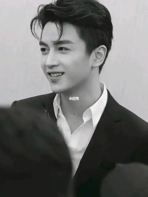 当我用醒图给陈晓p上笑容