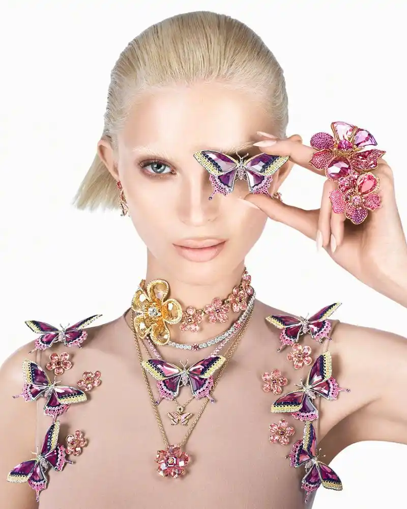 施华洛世奇倾情推出全新品牌广告大片,该片由时尚摄影师steven meisel