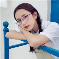 原本漂亮的女人戴上眼镜更迷人了戴眼镜美女头像图片