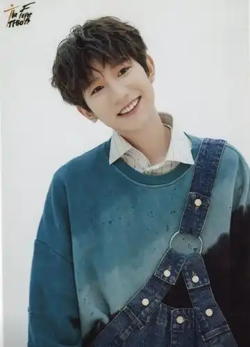 看乖孩子王源烫发,既青春又时尚,当年那个小男孩早已长大