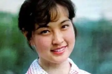 刘晓庆早年罕见照片 没现在好看