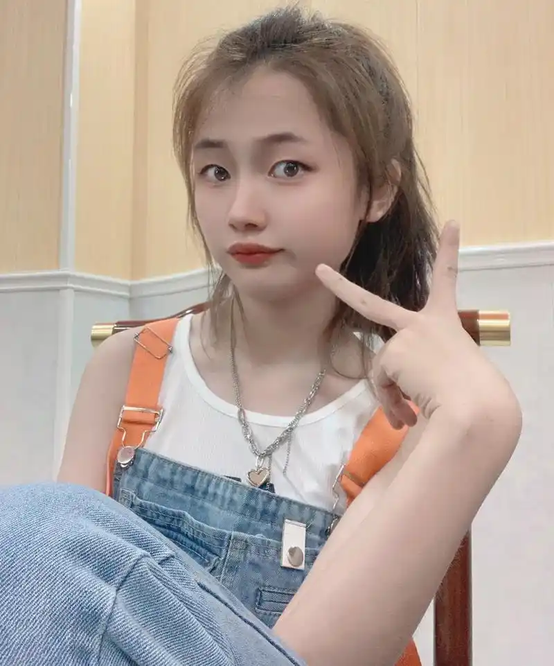 女孩子的照片憋着不发会过期#今天长这样 - 抖音