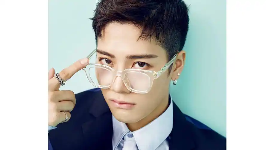 王嘉尔可爱帅气写真图片桌面壁纸