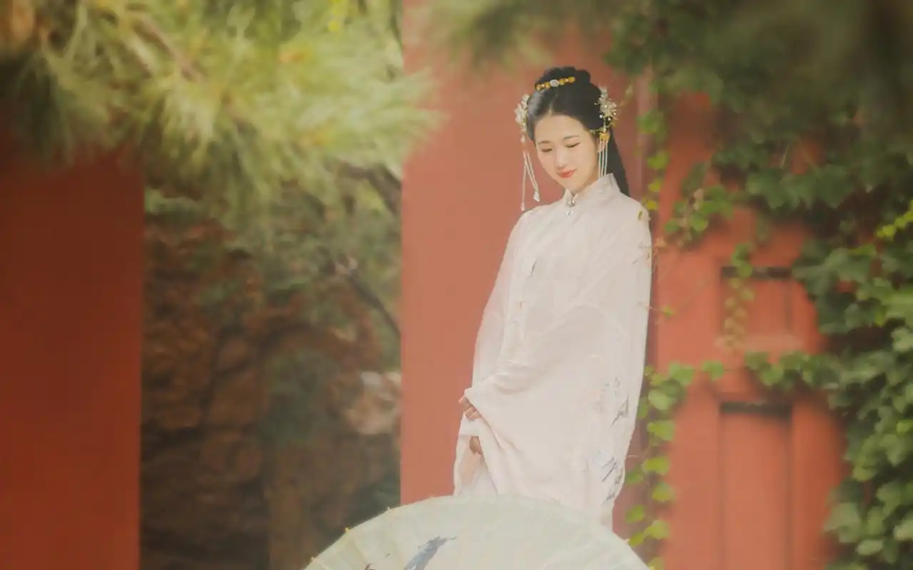 清纯古装美女唯美高清桌面壁纸