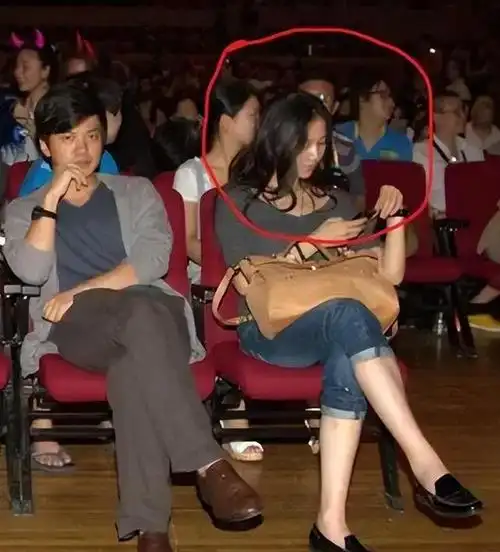 事实证明不生孩子的李健和妻子孟小蓓才是真正的人间清醒