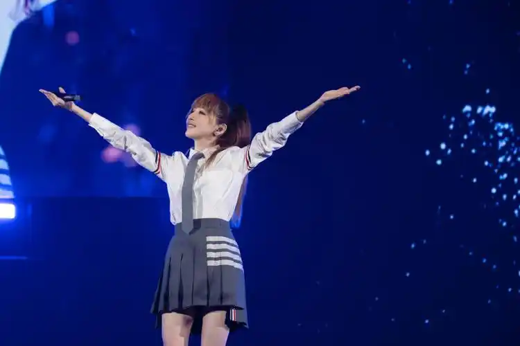 王心凌演唱会美照,你最喜欢哪套造型?