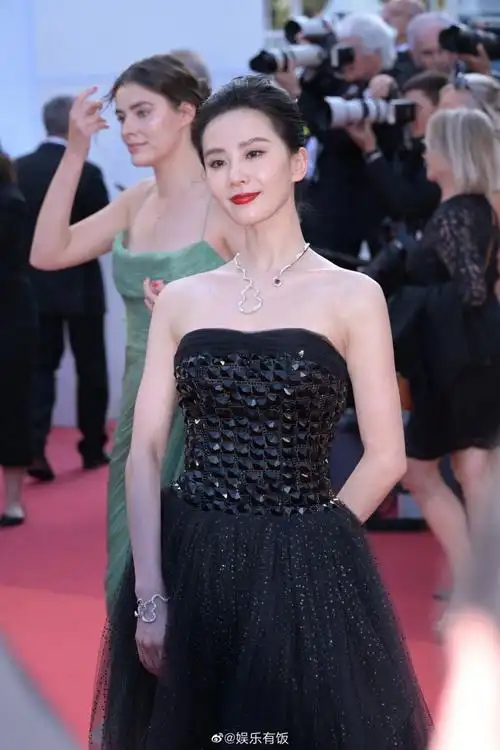 刘诗诗亮相戛纳红毯##刘诗诗东方美貌