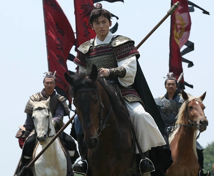 张哲瀚少年林殊引爆热搜 成长被起底网友误认是张翰