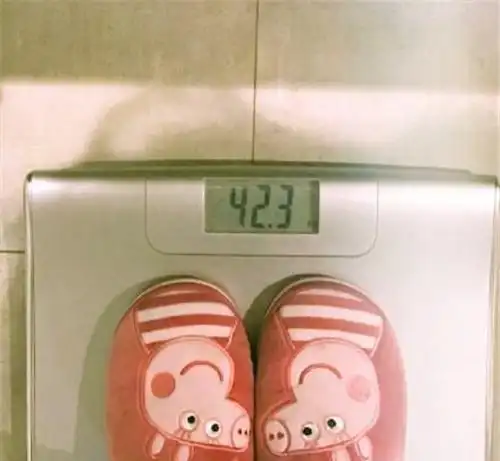 angelababy上称量体重,居然比杨幂还要轻!