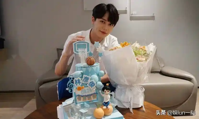 没有解散前,团员包括范丞丞,朱正廷,黄明昊,尤长靖,王子异等.