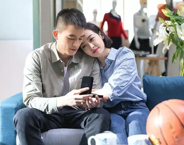 36岁宋茜跟小5岁欧豪隐婚消息八九不离十工作室回应了