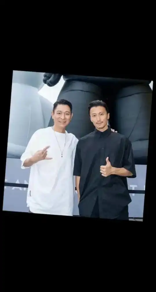 刘德华艺术展,谢霆锋,方中信等明星合影.小时候的谢霆锋,刘德 - 抖音