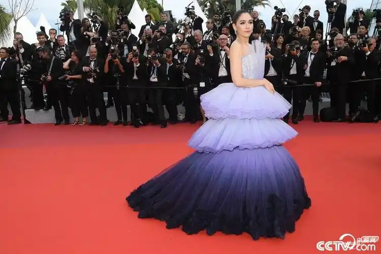 第72届戛纳电影节开幕红毯群星闪耀