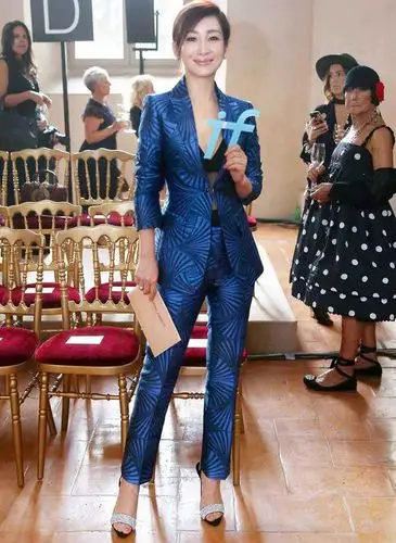 秦海璐写真照秦海璐高跟鞋图片