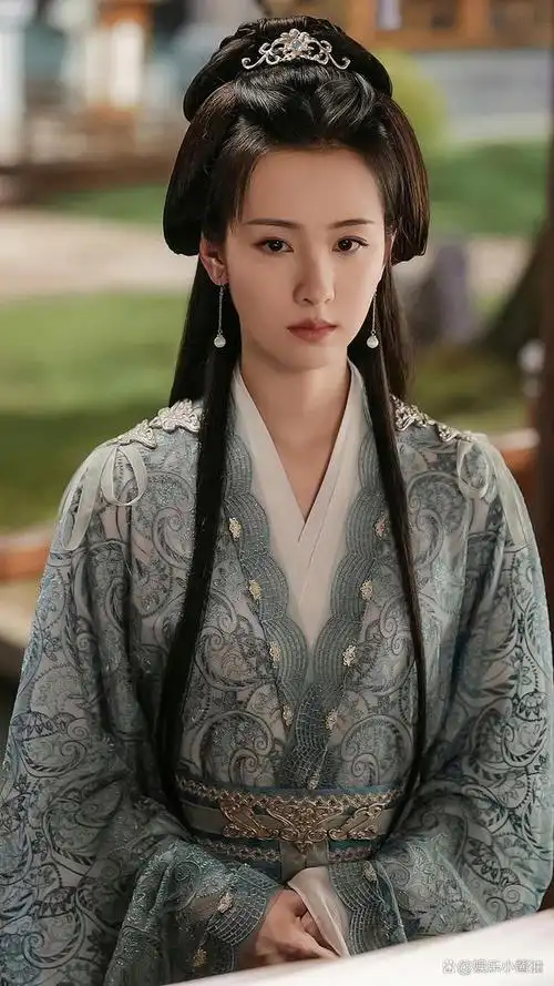 《莲花楼》陈都灵5个古装造型,第一个清冷,第五个全剧最美!