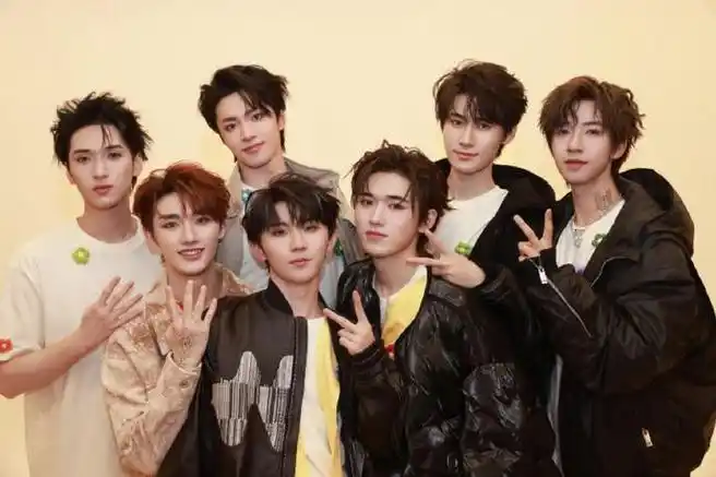 目前暂定嘉宾:时代少年团,成毅,王鹤棣,檀健次,王源,罗云熙,陈哲远