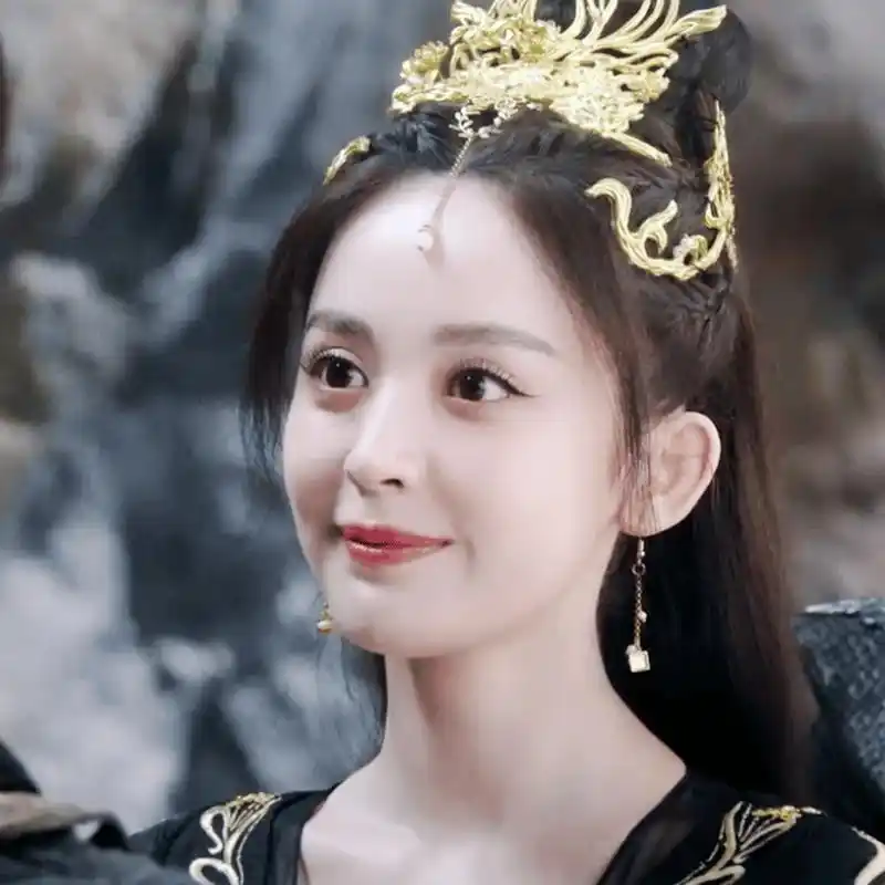 这一次时隔多年终于看到漂亮的古装娜扎娜扎余靖秋好美