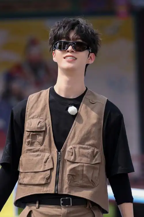 跟@范丞丞adam0616一起领略贵阳风土人情,玩转大街小巷,做快乐逛吃人