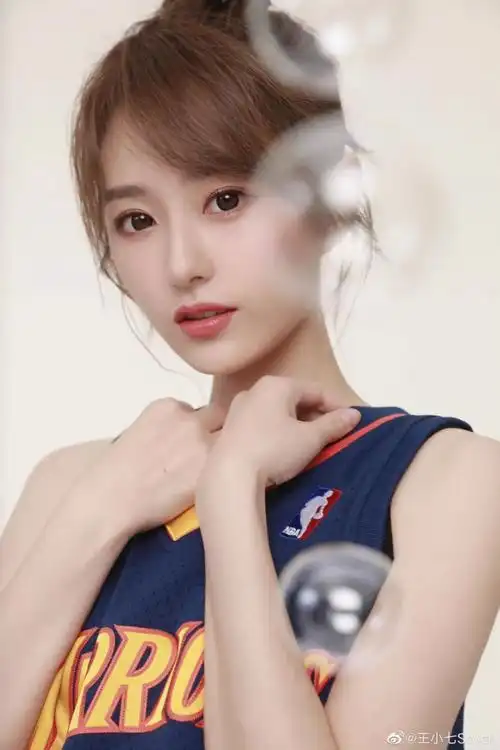 纬度花边腾讯女主播颜值巅峰她与美娜谁美