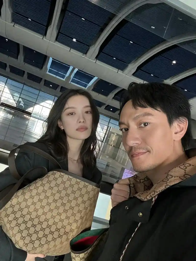 周五星动态|倪妮&张震 今天倪妮和张震自拍释出, 只能说太搭 - 抖