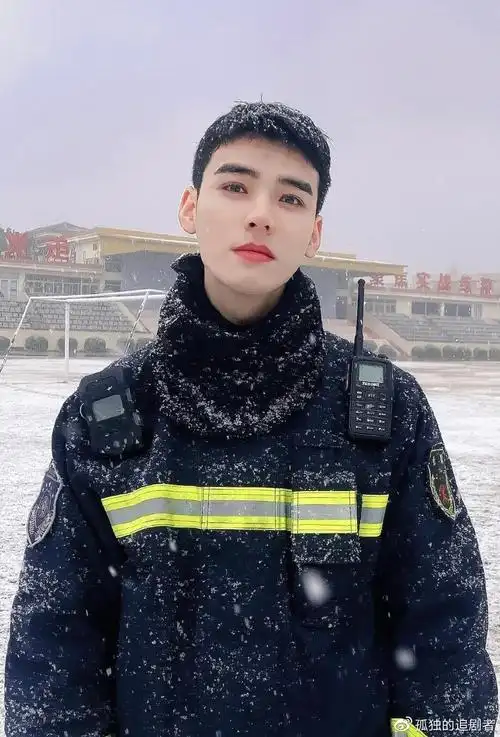 男明星寸头造型肖战刚毅王一博内敛任嘉伦转型李现性感