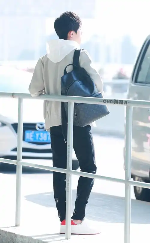 刹寂_易烊千玺个站的照片   微相册