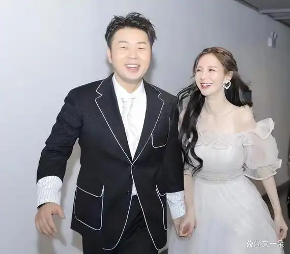 沈梦辰为老公庆35岁生日,晒合照力破婚变谣言,海涛瘦了像张若昀