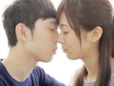 六个肢体动作吸引男人