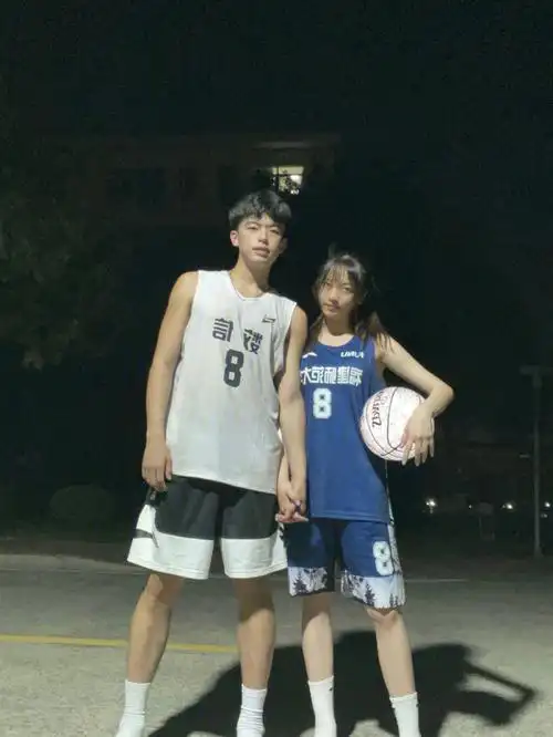 172的姐妹们男朋友都多高呀