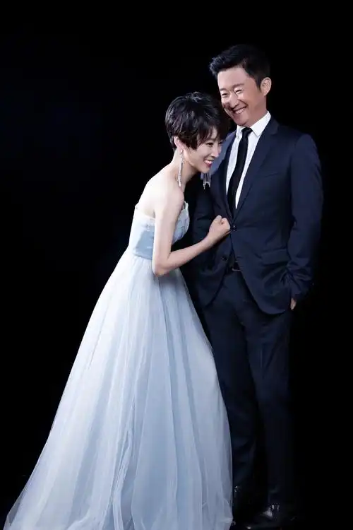 谢楠的故事:知名主持人,成就丈夫吴京,甘做丈夫背后的女人