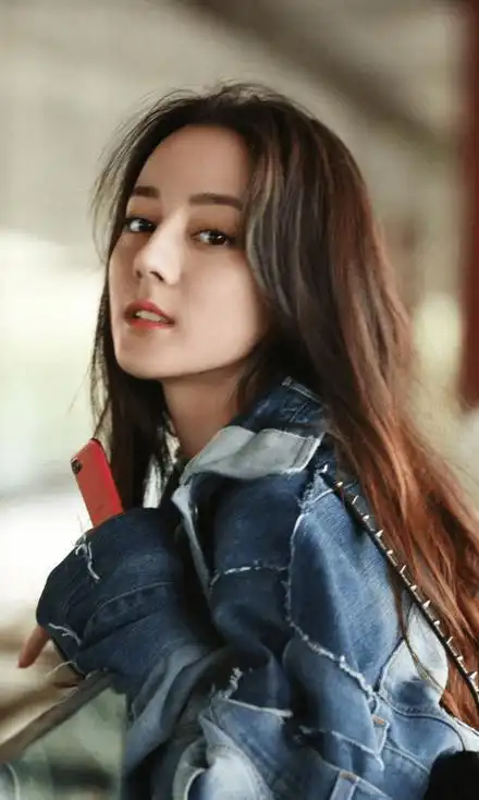 28岁迪丽热巴?带你看"硬凹"海边照_少女_女生_压力