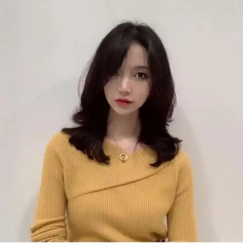 清新优雅的女生气质中发发型也能让你轻松做气质女生哦,特别受女生